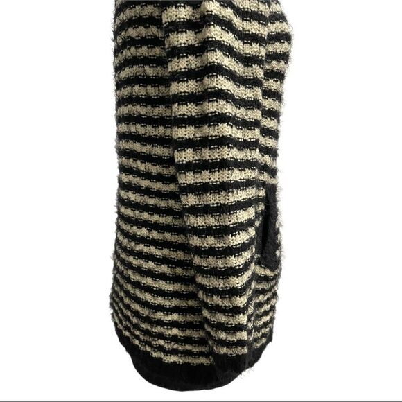 Mirumi Black And White Striped Eyelash Tunic Sweater Sz M - Picture 6 of 11
